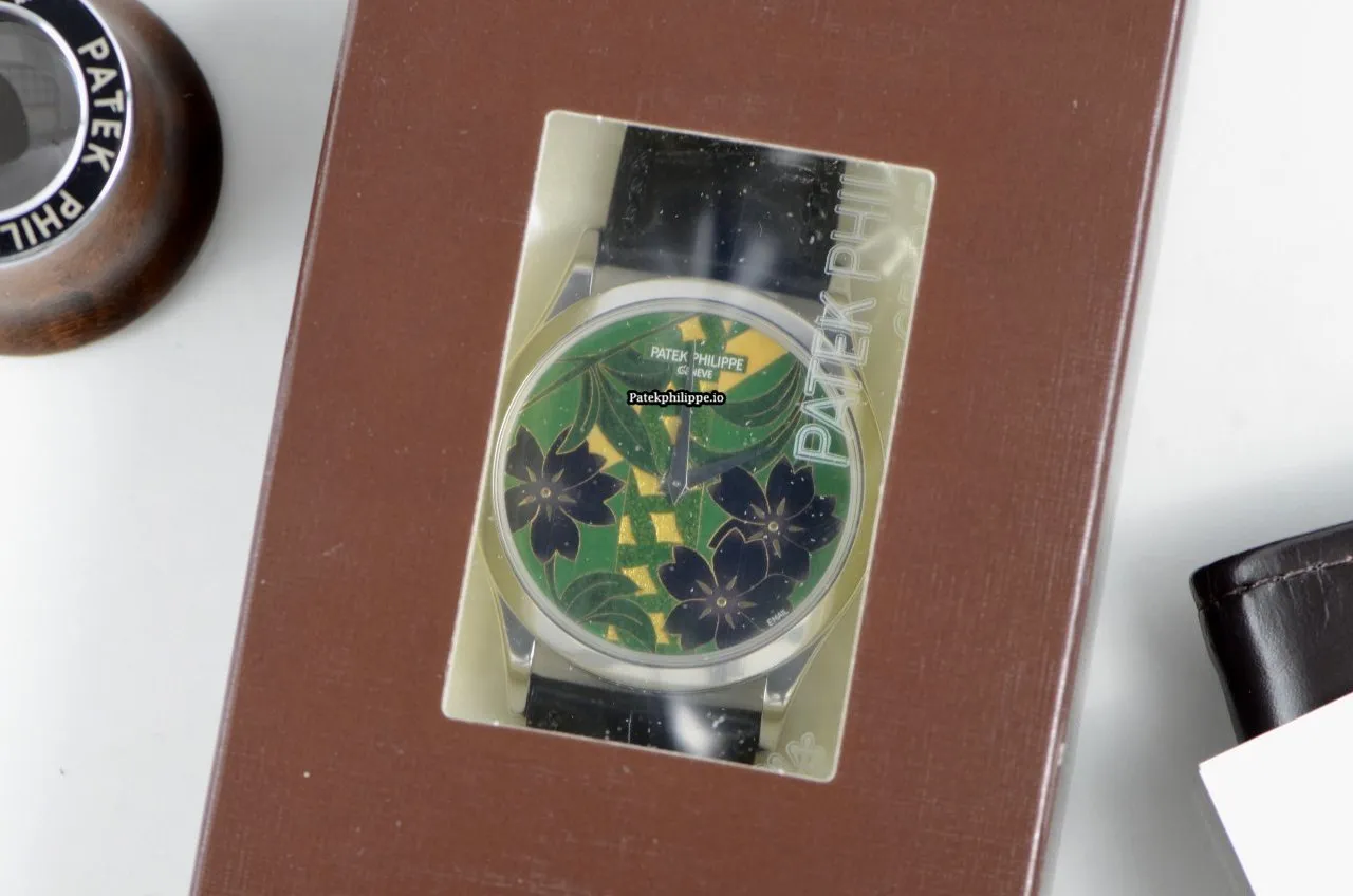 Alternative view of Patek Philippe Calatrava 5077p-096 38.6MM Platinum Case Automatic