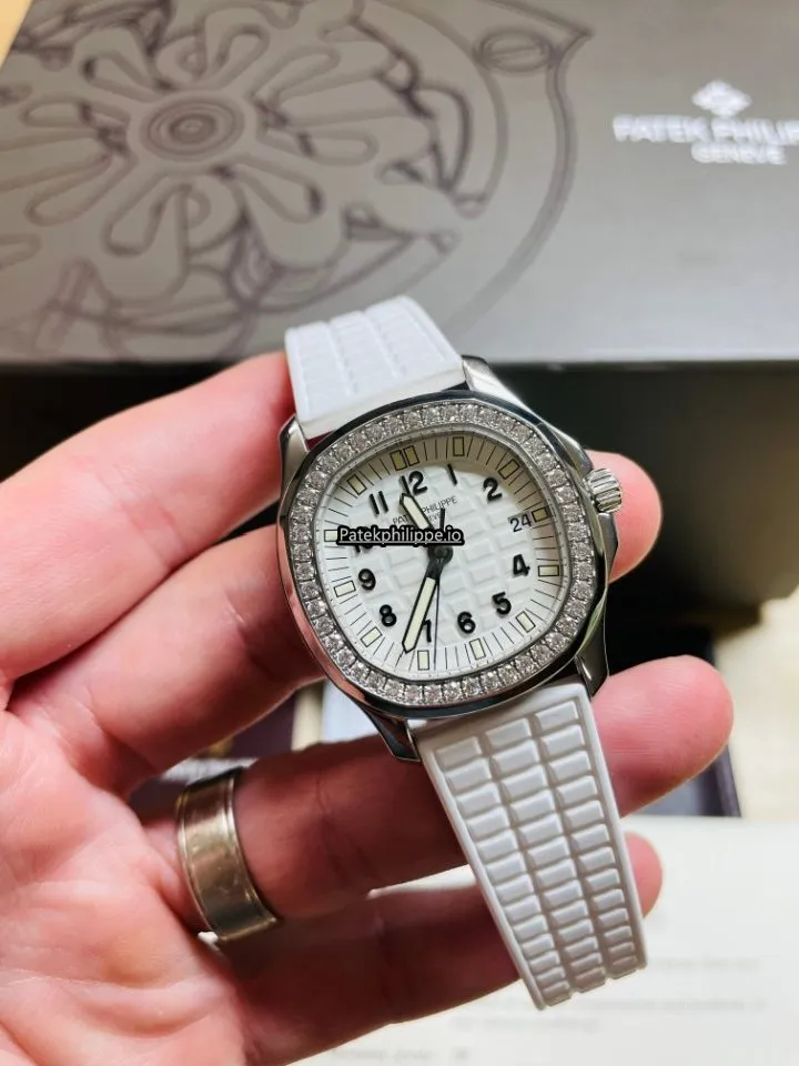 Patek Philippe Aquanaut 5067a-011 35.6MM Steel Case Quartz