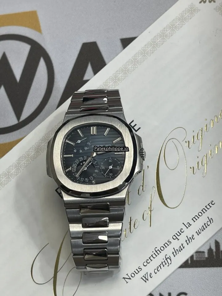Patek Philippe Nautilus 5712/1a-001 40x38MM Steel Case Automatic