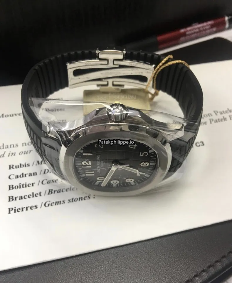 Alternative view of Patek Philippe Aquanaut 5167a-001 40MM Steel Case Automatic