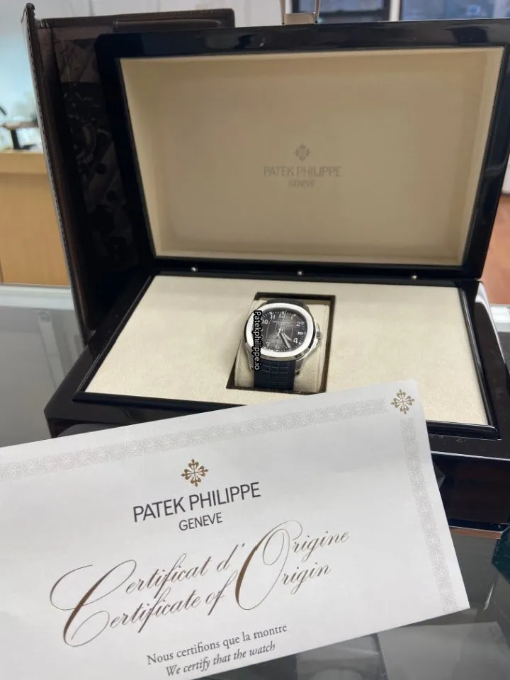 Alternative view of Patek Philippe Aquanaut 5167a-001 40MM Steel Case Automatic