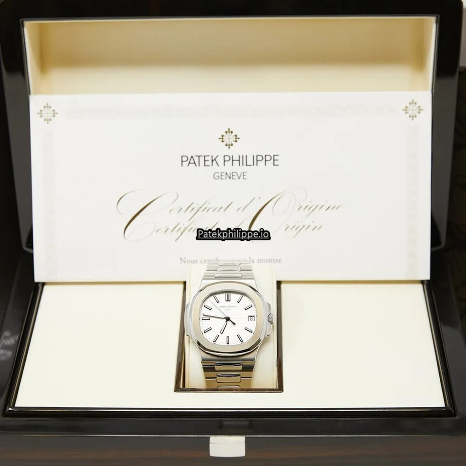 Patek Philippe Nautilus 5711/1a-011 40x38MM Steel Case Automatic