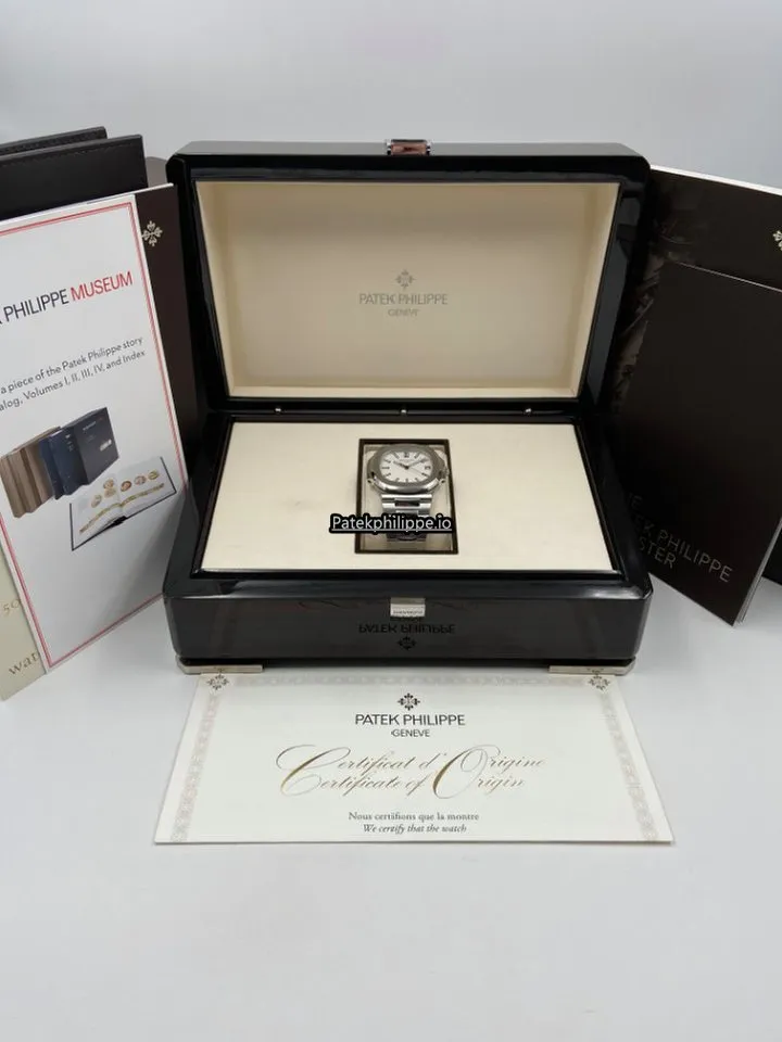 Patek Philippe Nautilus 5711/1a-011 40x38MM Steel Case Automatic