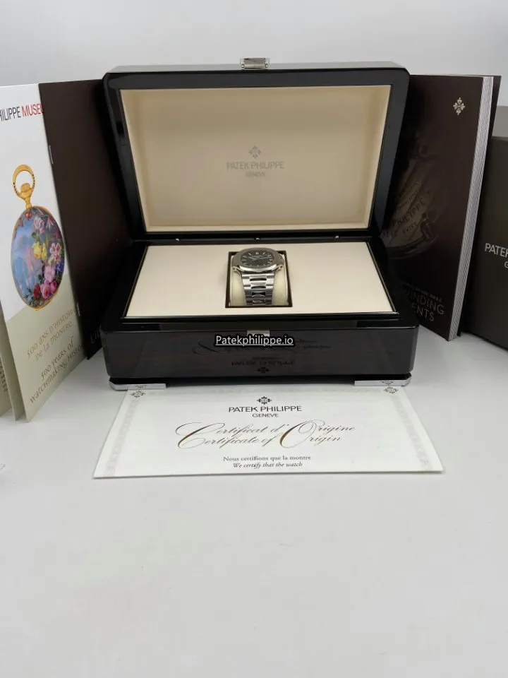 Patek Philippe Nautilus 5711/1a-010 40x38MM Steel Case Automatic