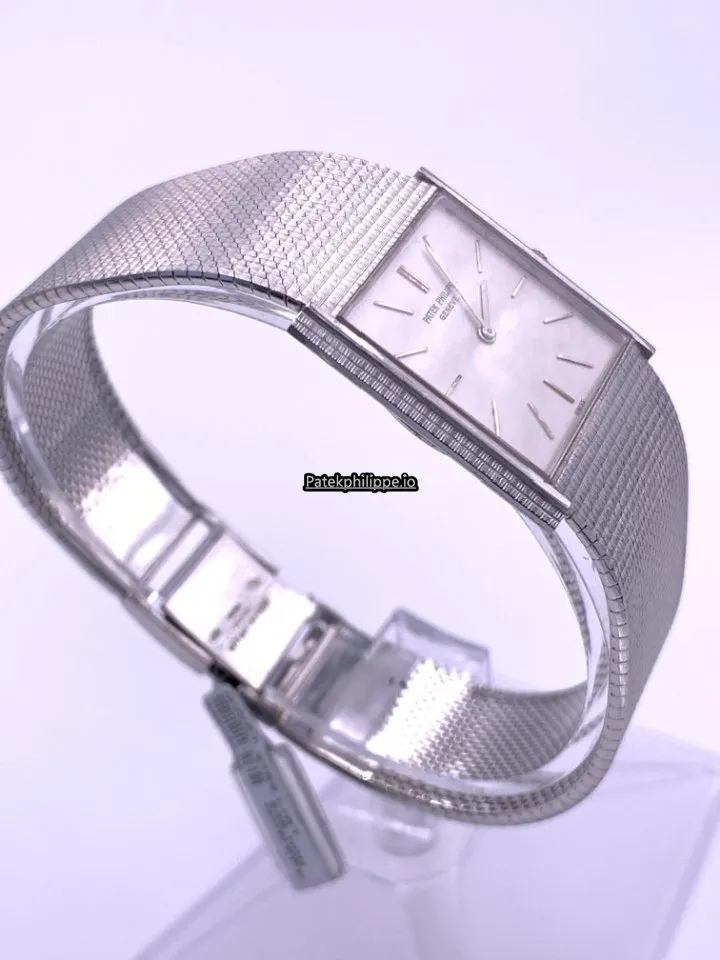 Alternative view of Patek Philippe Geneve 25.97MM White Gold Case Manual Winding