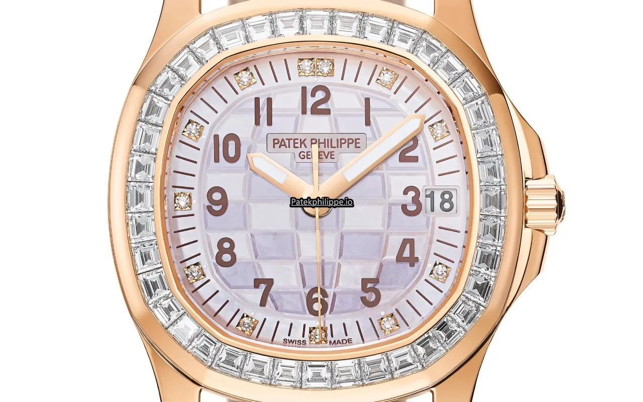 Alternative view of Patek Philippe Aquanaut 5072r-001 35.6MM Rose Gold Case Automatic