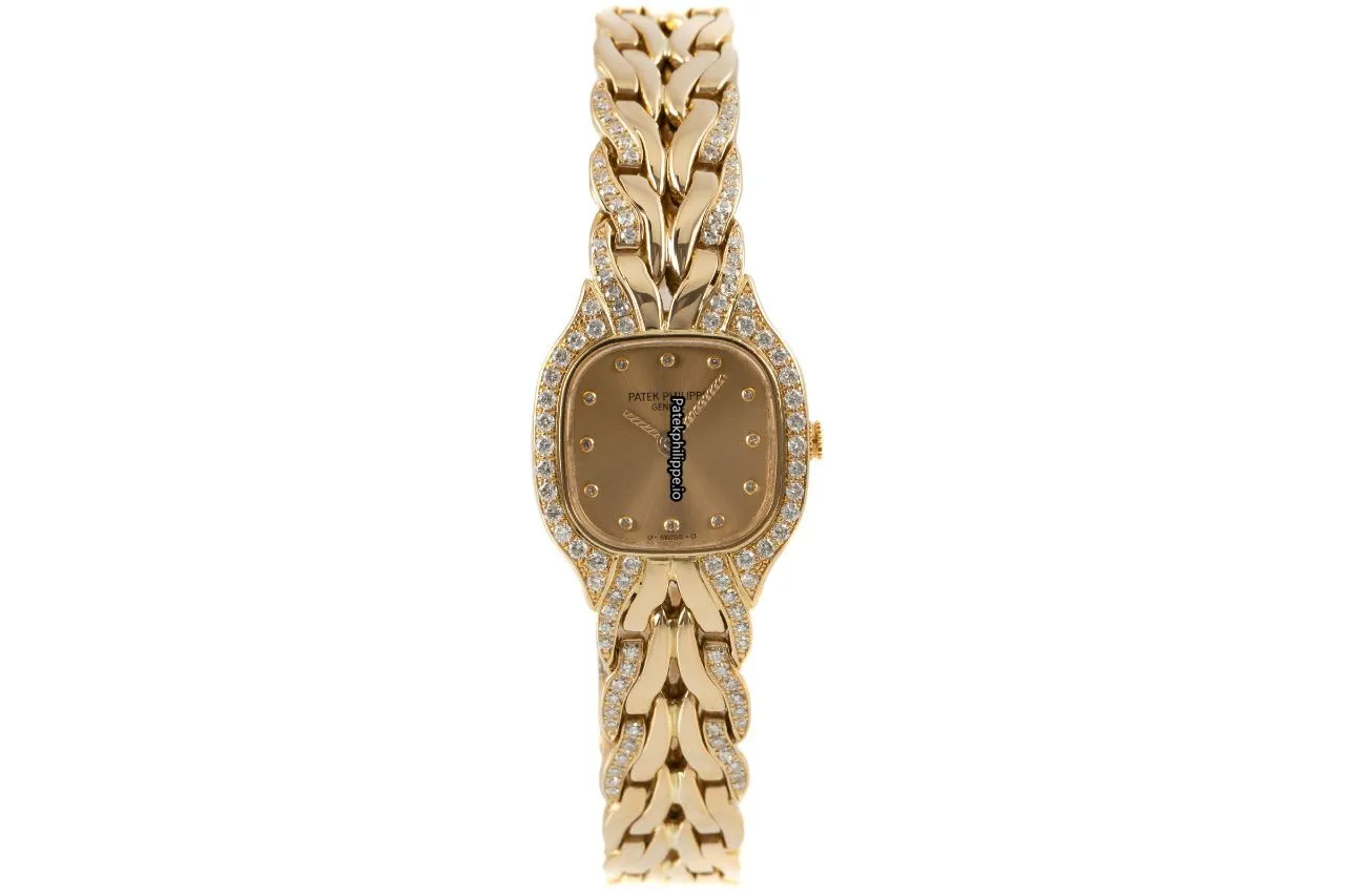 Alternative view of Patek Philippe Mar-21 16.5x20MM Yellow Gold Case Quartz
