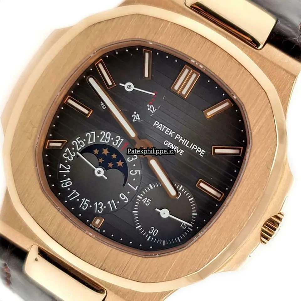 Alternative view of Patek Philippe Nautilus 5712r-001 Rose Gold Case Automatic
