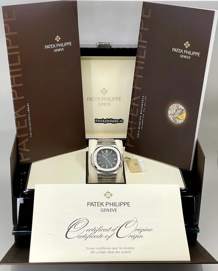 Patek Philippe Nautilus 5711/1a-010 40x38MM Steel Case Automatic