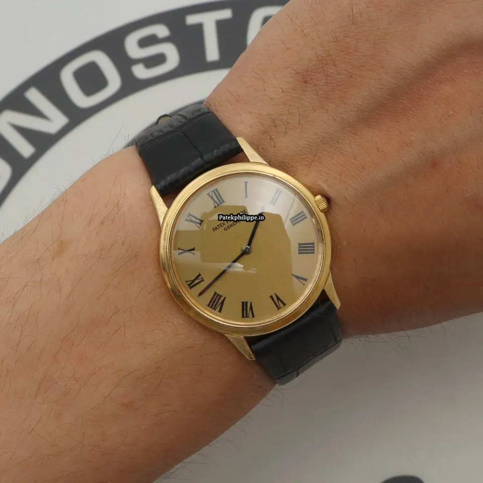 Alternative view of Patek Philippe Calatrava 33MM Yellow Gold Case Automatic