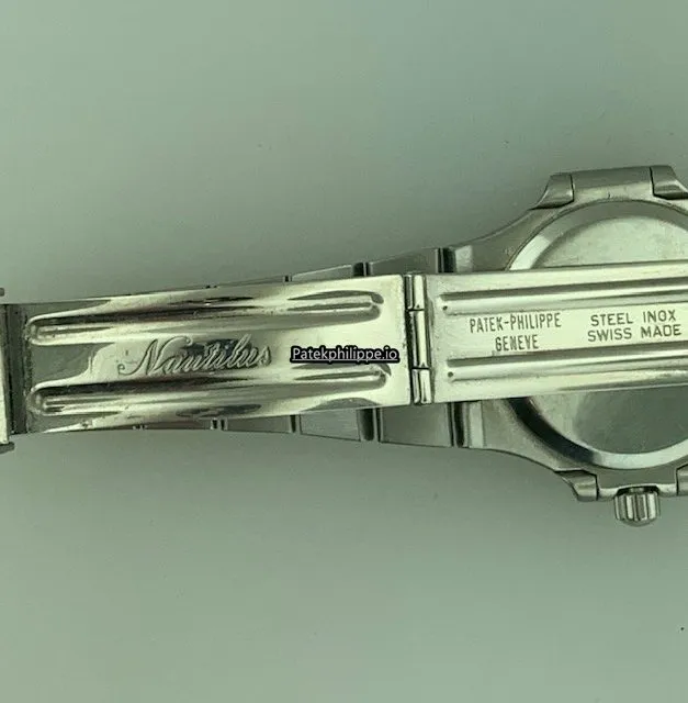 Alternative view of Patek Philippe Nautilus 4700/1a 27MM Steel Case Quartz