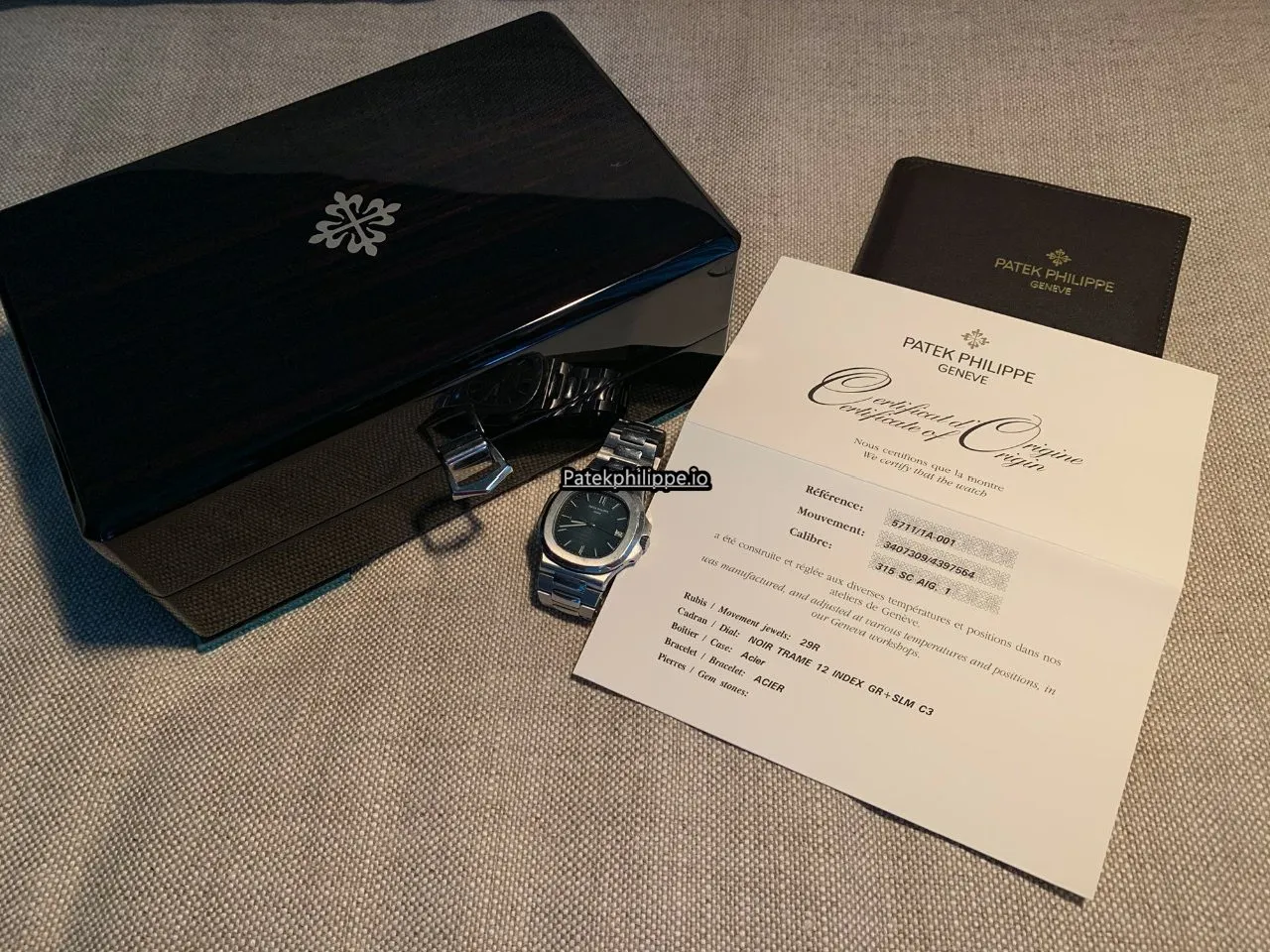 Patek Philippe Nautilus 5711/1a-010 40x38MM Steel Case Automatic