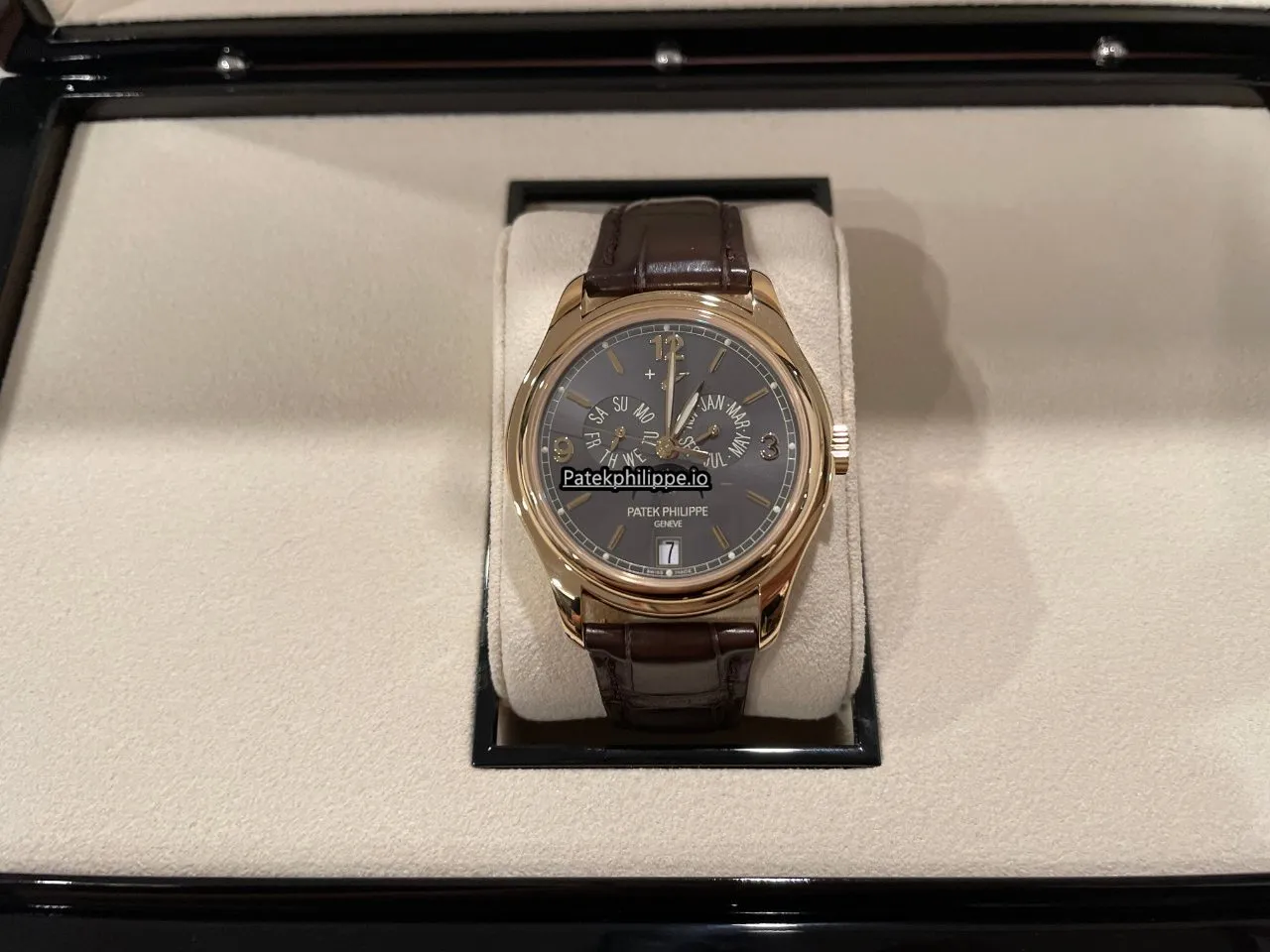 Patek Philippe Annual Calendar 5146j-010 39MM Yellow Gold Case Automatic
