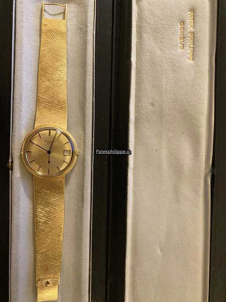 Alternative view of Patek Philippe Calatrava Jun-45 35MM Gold/steel Case Automatic
