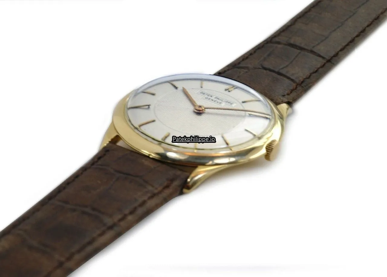Alternative view of Patek Philippe Calatrava 32.8x37.5MM Yellow Gold Case Manual Winding