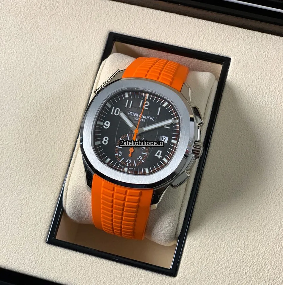 Patek Philippe Aquanaut 5968a-001 42.2MM Steel Case Automatic