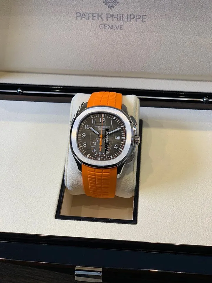 Alternative view of Patek Philippe Aquanaut 5968a-001 42.2MM Steel Case Automatic