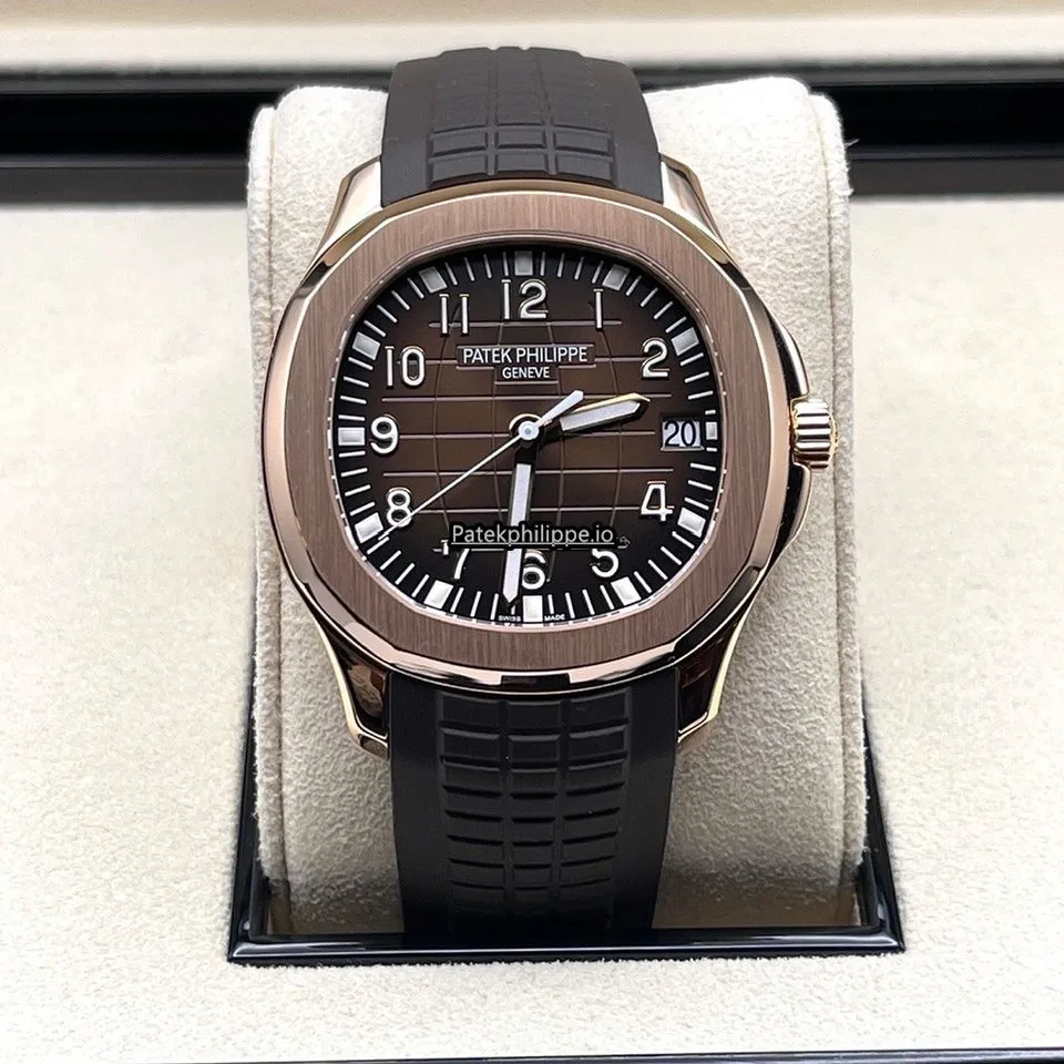 Alternative view of Patek Philippe Aquanaut 5167r-001 40MM Rose Gold Case Automatic