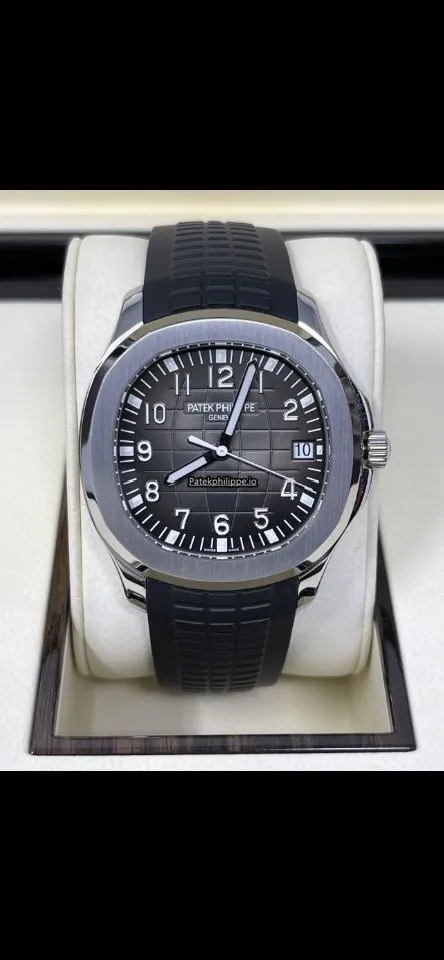 Alternative view of Patek Philippe Aquanaut 5167a-001 40MM Steel Case Automatic