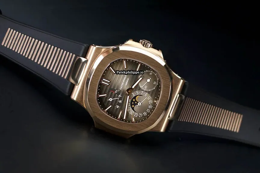 Patek Philippe Nautilus 5712r-001 40MM Rose Gold Case Automatic