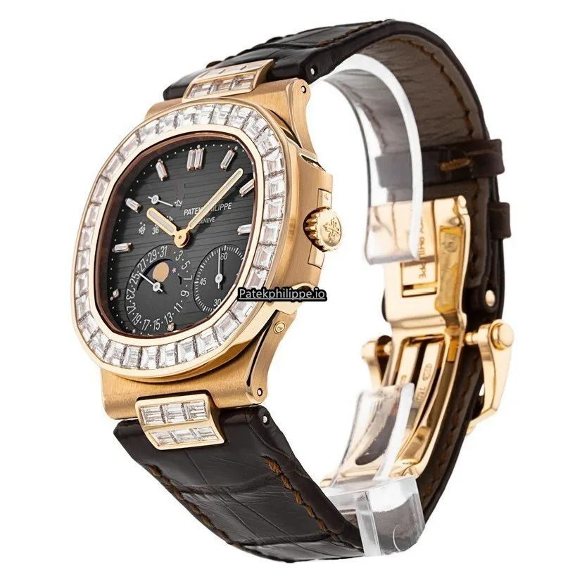 Alternative view of Patek Philippe Nautilus 5724r-001 40MM Rose Gold Case Automatic