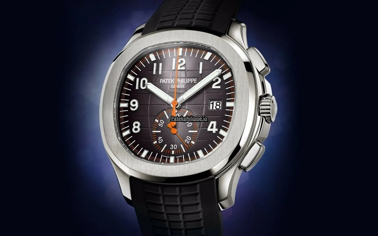 Alternative view of Patek Philippe Aquanaut 5968a-001 42.2MM Steel Case Automatic