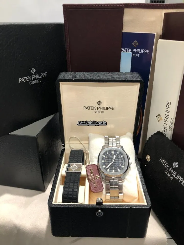 Alternative view of Patek Philippe Aquanaut 5065/1a Steel Case Automatic
