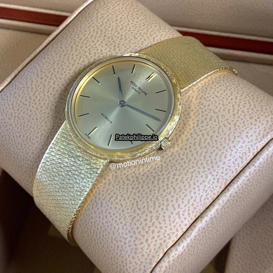 Alternative view of Patek Philippe Calatrava 3520/1j 32MM Yellow Gold Case Manual Winding