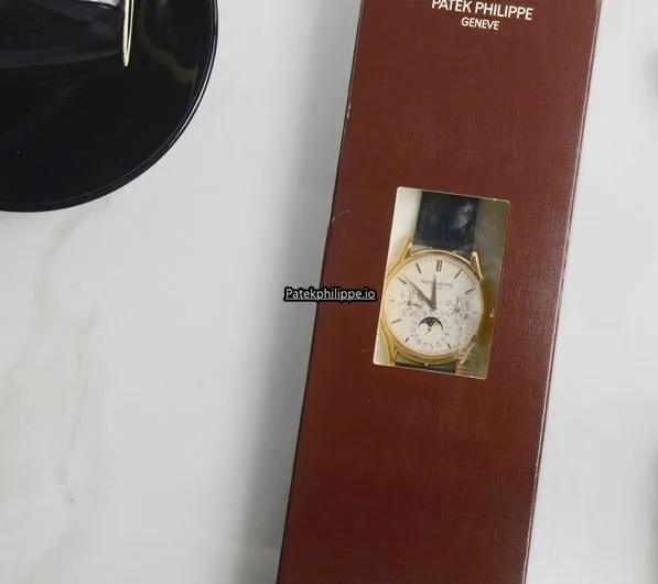 Alternative view of Patek Philippe Perpetual Calendar 5140j-001 37.2MM Yellow Gold Case Automatic