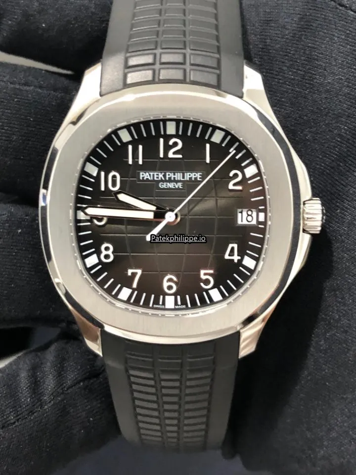 Alternative view of Patek Philippe Aquanaut 5167a-001 40MM Steel Case Automatic