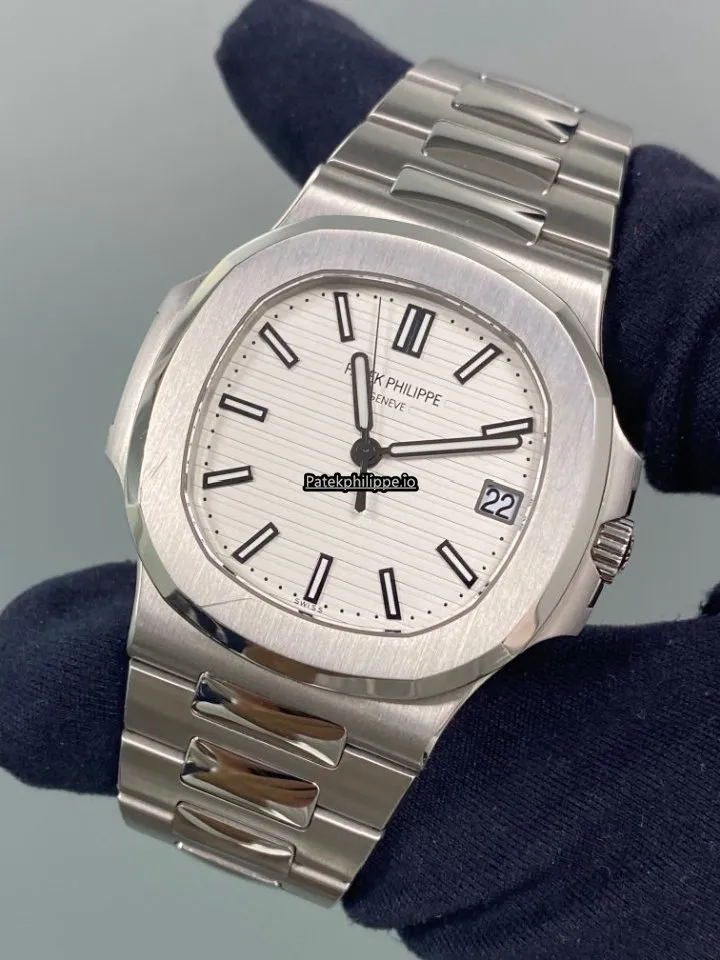 Patek Philippe Nautilus 5711/1a-011 40x38MM Steel Case Automatic