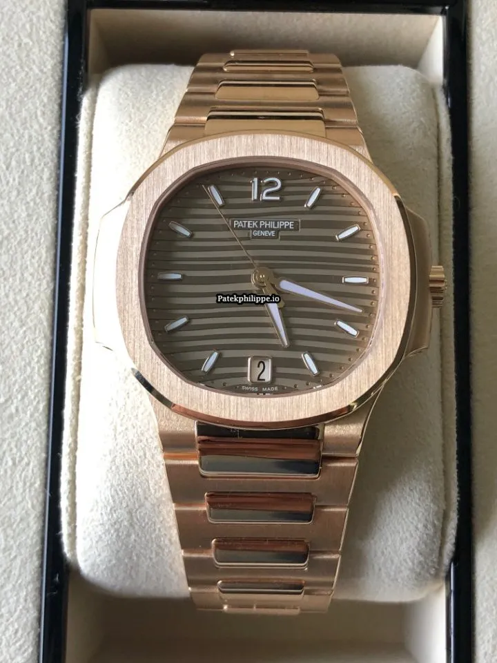 Alternative view of Patek Philippe Nautilus 7118/1r-010 35.2MM Rose Gold Case Automatic