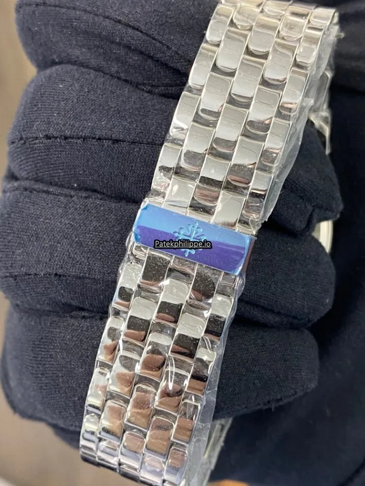 Alternative view of Patek Philippe Complications 5131/1p-001 39.5MM Platinum Case Automatic Movement