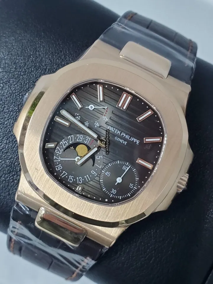 Alternative view of Patek Philippe Nautilus 5712r-001 40x38MM Rose Gold Case Automatic