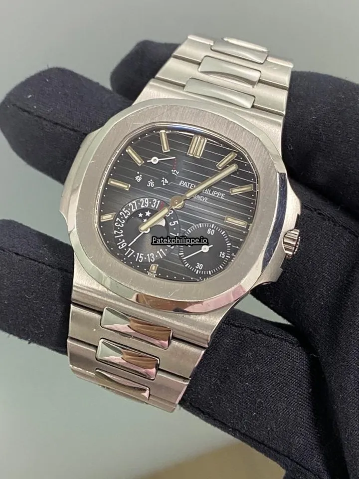 Patek Philippe Nautilus 5712/1a-001 40x38MM Steel Case Automatic