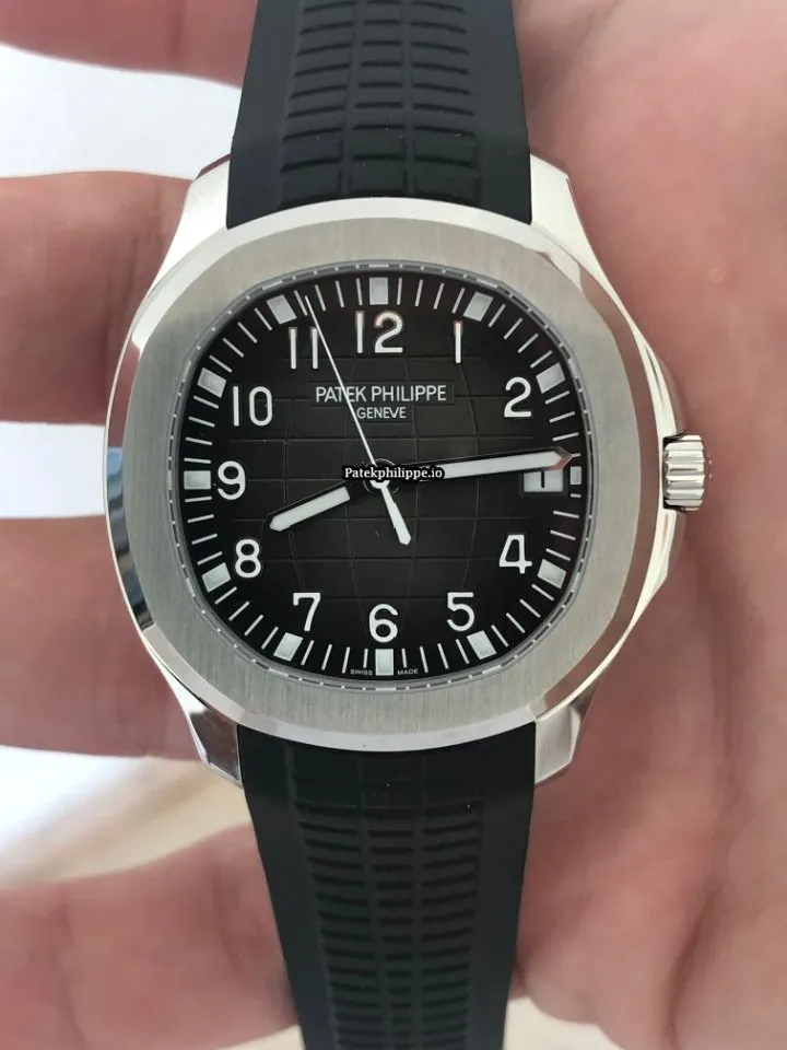 Alternative view of Patek Philippe Aquanaut 5167a-001 40MM Steel Case Automatic