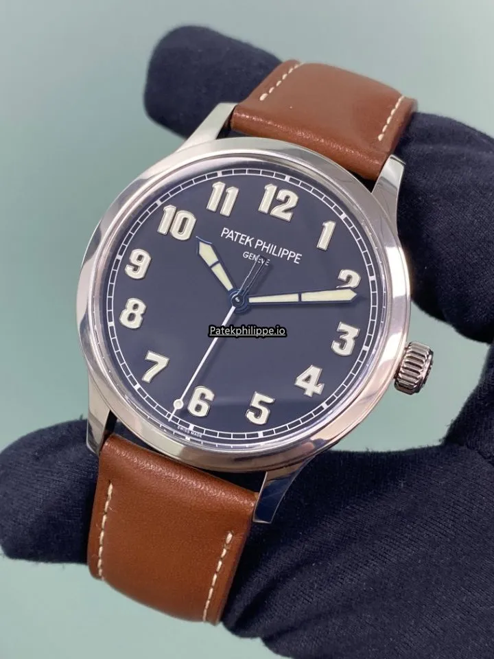 Alternative view of Patek Philippe Calatrava 5522a-001 42MM Steel Case Automatic