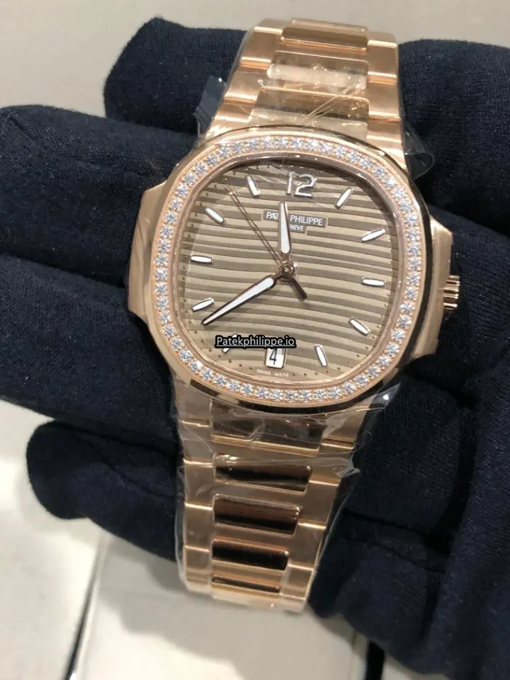 Alternative view of Patek Philippe Nautilus 7118/1200r-010 35.2MM Rose Gold Case Automatic