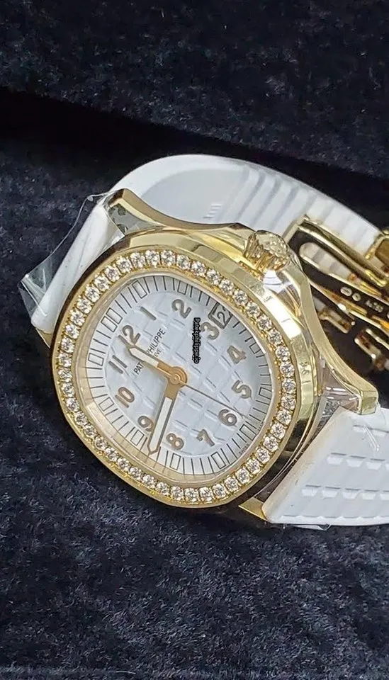 Alternative view of Patek Philippe Aquanaut 5068r-010 35.6MM Rose Gold Case Automatic