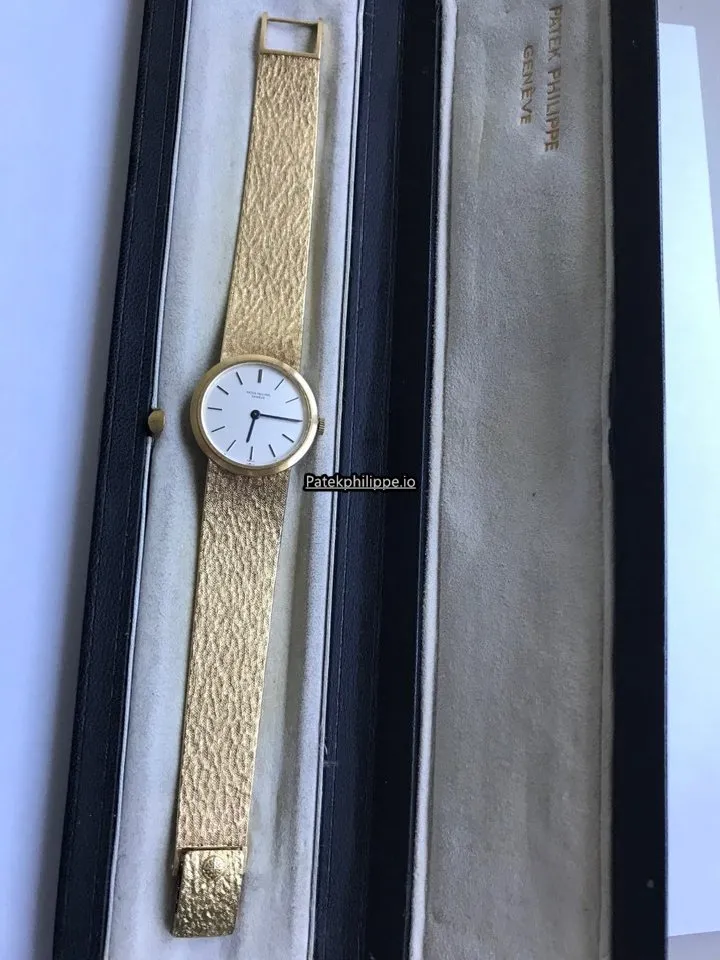 Patek Philippe Calatrava 25MM Yellow Gold Case Manual Winding