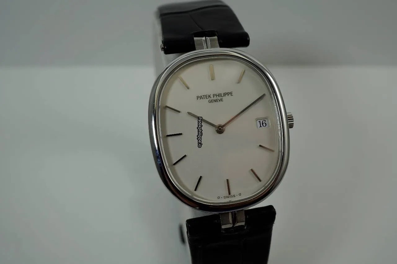 Alternative view of Patek Philippe Golden Ellipse 3930 29x34MM Steel Case Quartz
