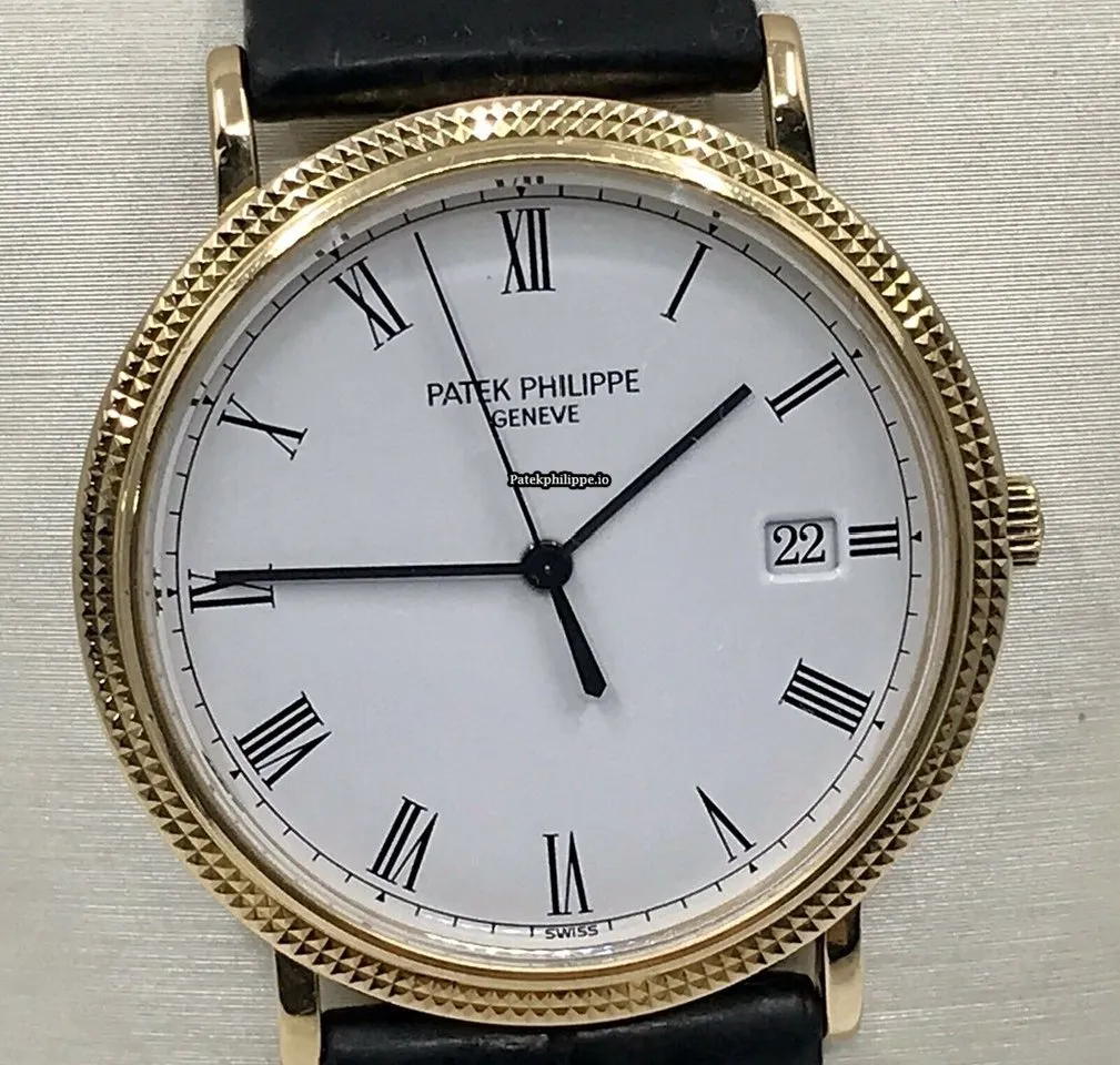 Alternative view of Patek Philippe Calatrava 33MM Yellow Gold Case Quartz