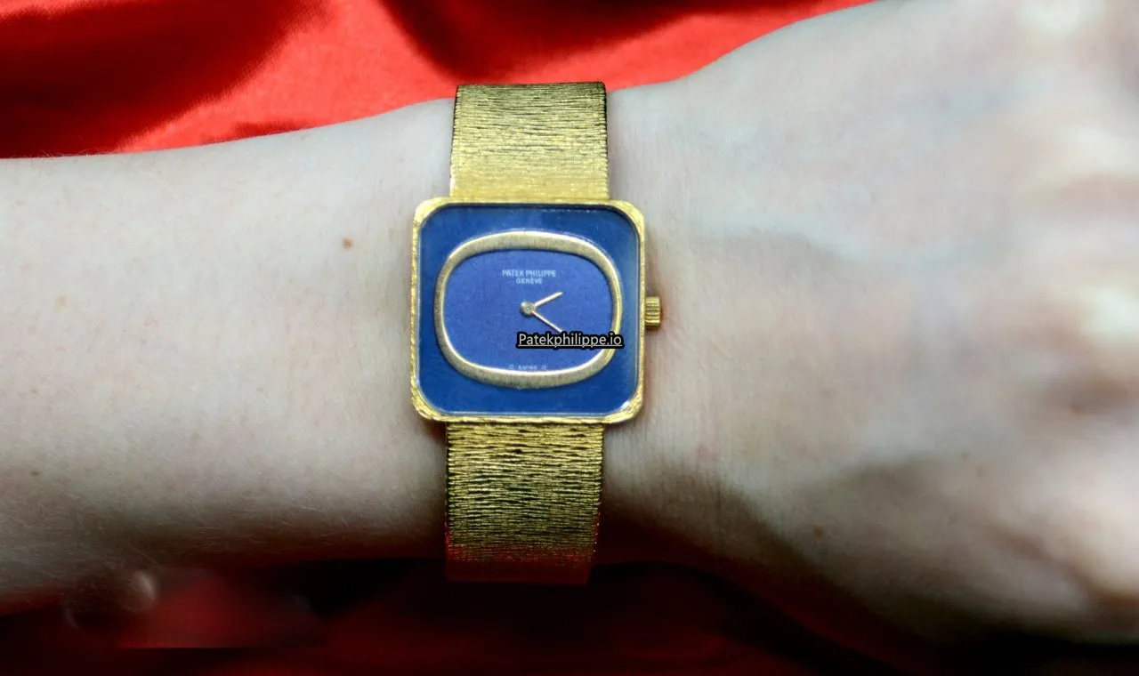Alternative view of Patek Philippe Vintage Yellow Gold Case Manual Winding