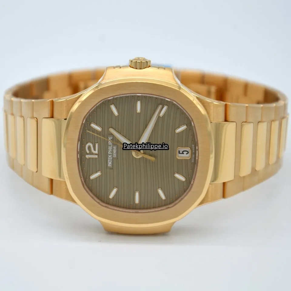 Alternative view of Patek Philippe Nautilus 7118/1r-010 35.2MM Rose Gold Case Automatic