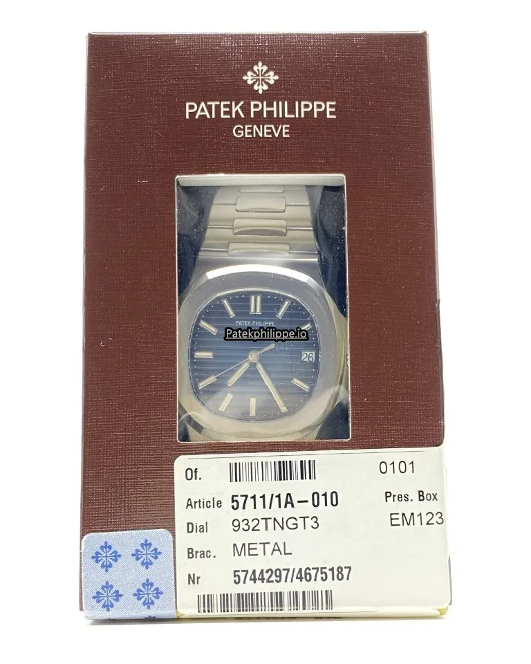 Patek Philippe Nautilus 5711/1a-010 40x38MM Steel Case Automatic