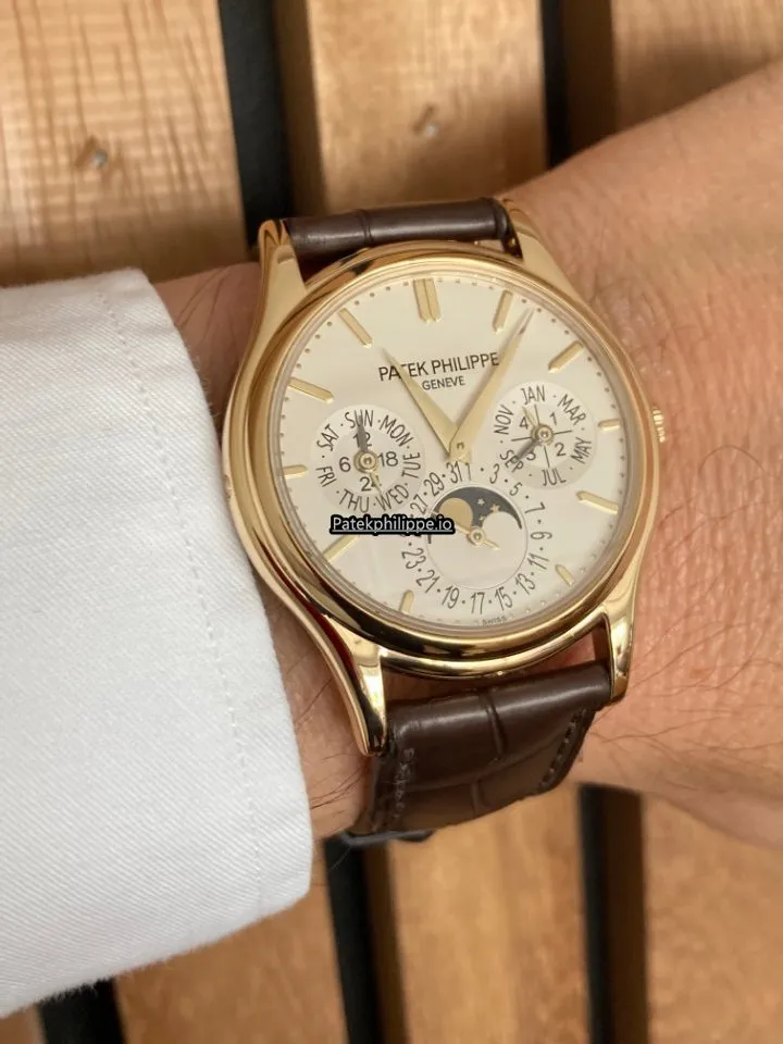 Patek Philippe Perpetual Calendar 5140j 37.2MM Yellow Gold Case Automatic