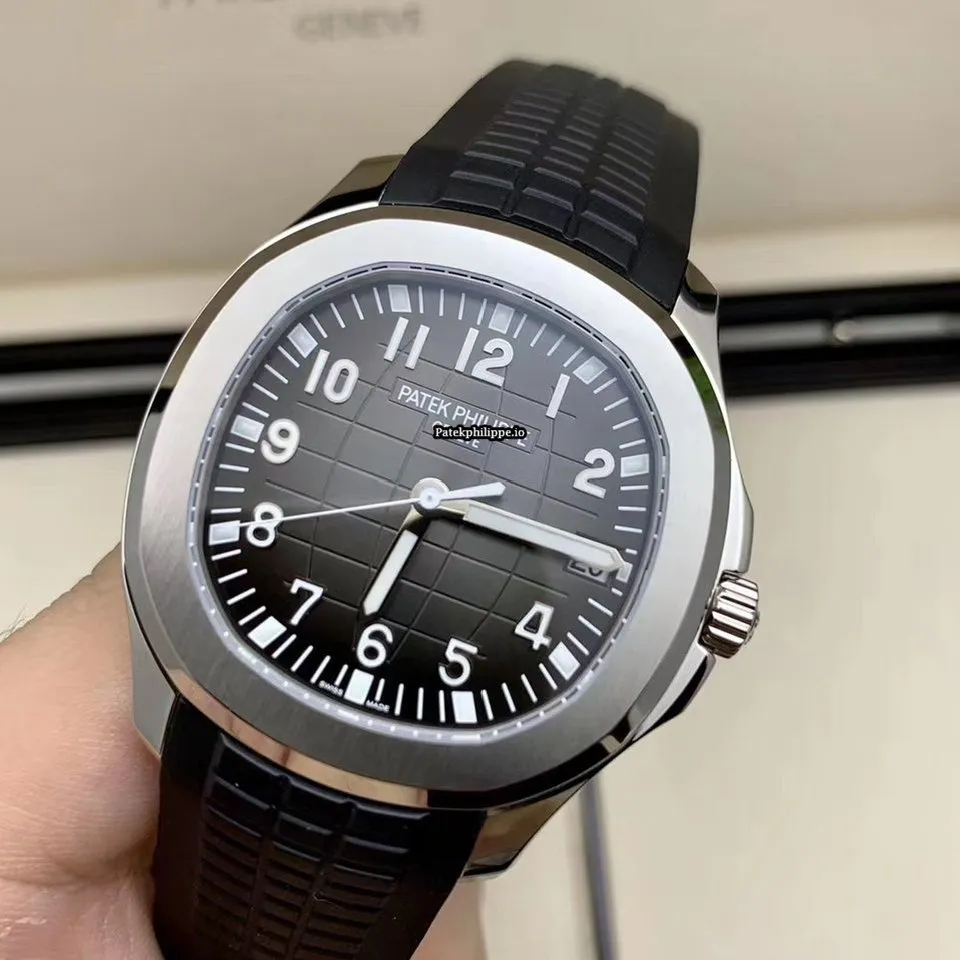 Alternative view of Patek Philippe Aquanaut 5167a-001 40MM Steel Case Automatic
