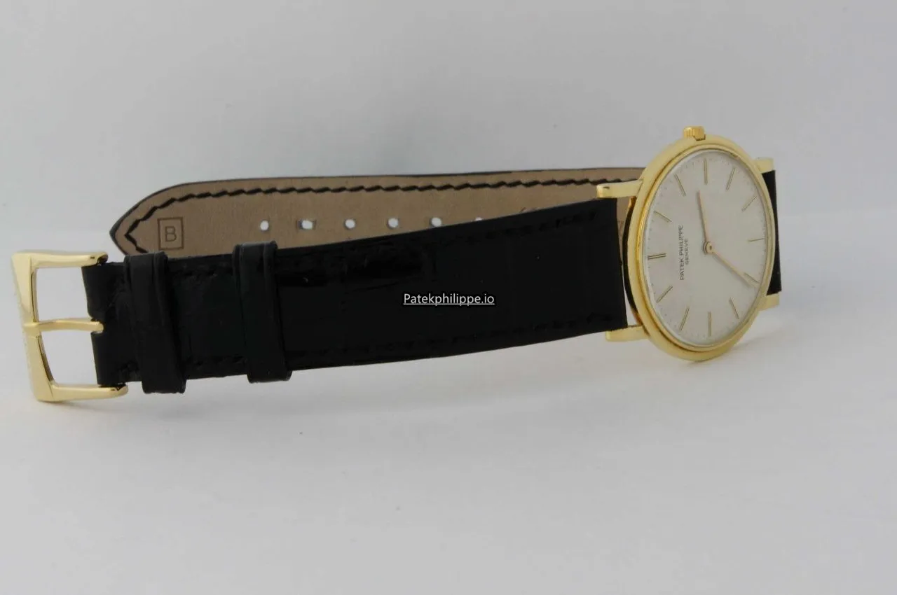 Alternative view of Patek Philippe 3498. T 32MM Yellow Gold Case