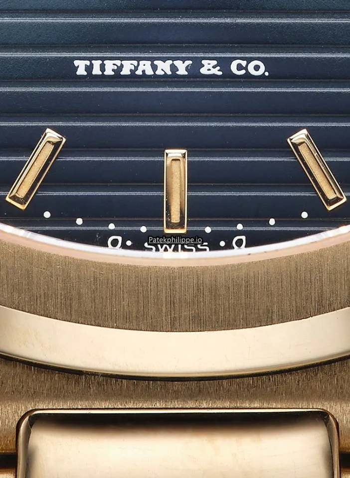 Alternative view of Patek Philippe Nautilus 3900 33MM Yellow Gold Case Quartz