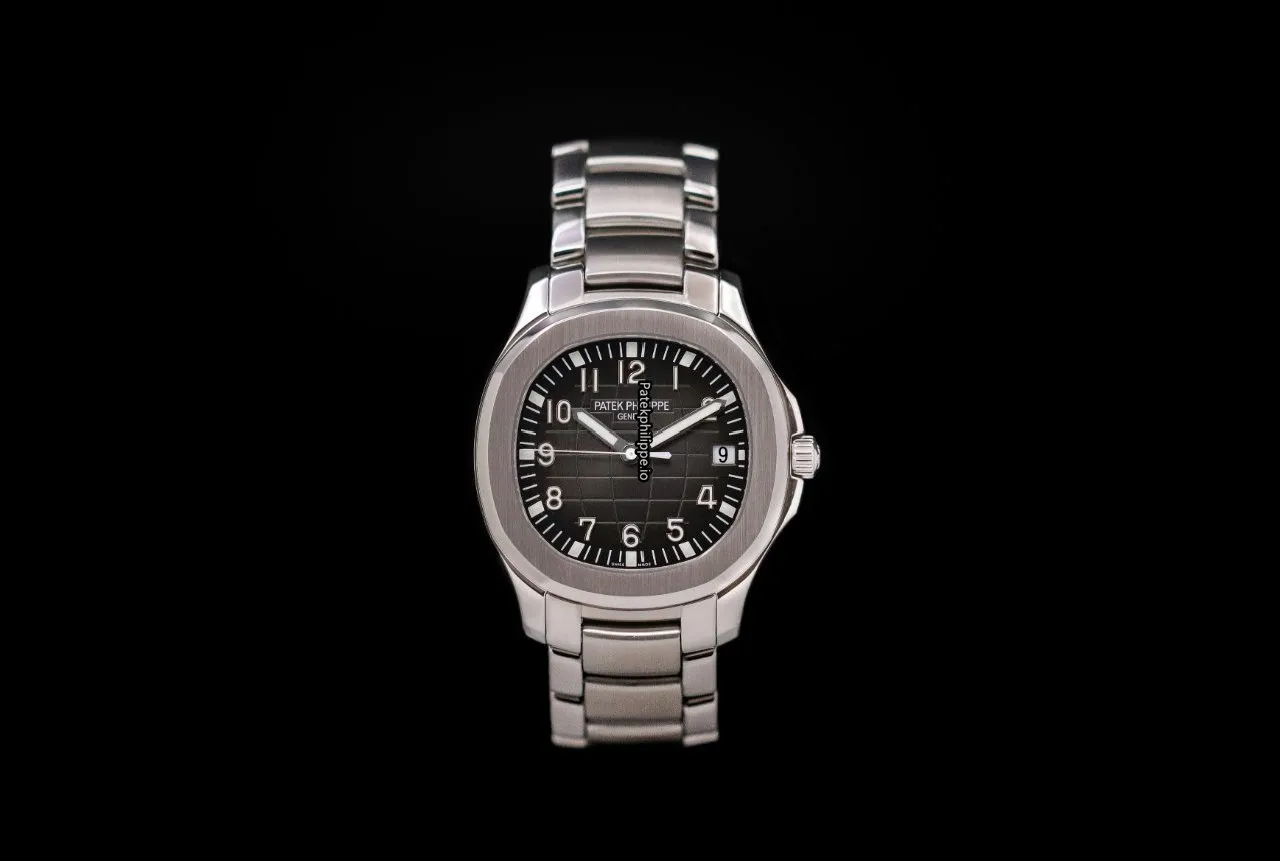 Alternative view of Patek Philippe Aquanaut 5167/1a-001 40MM Steel Case Automatic